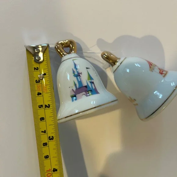 Vintage Disneyland Walt Disney Productions Bell Salt Pepper Shakers Castle Japan - Picture 6 of 9